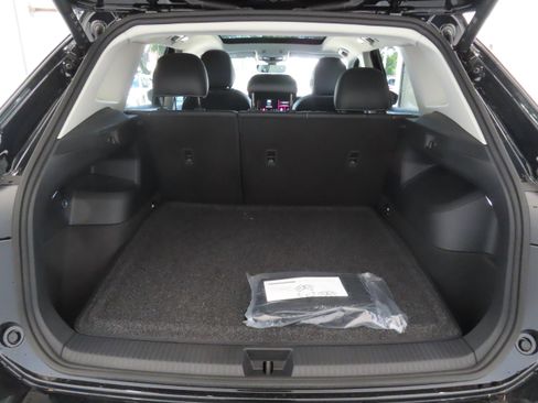 New 2026 Volkswagen Tiguan SE FWD image 23