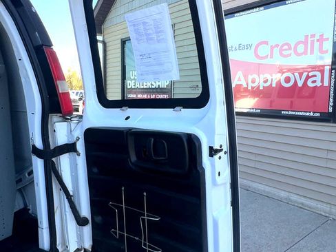 Used 2012 Chevrolet Express 2500 w/ Cold Climate Package image 17