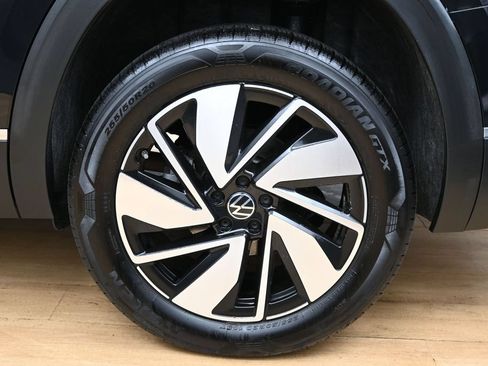 Used 2024 Volkswagen Atlas SEL AWD/4WD image 17