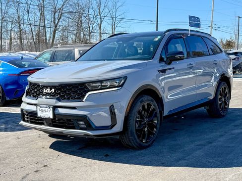 Certified 2022 Kia Sorento SX image 3