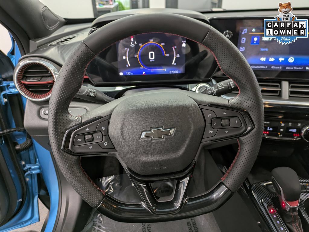 Used 2025 Chevrolet Trax RS w/ Sunroof Package FWD image 20