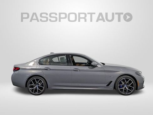 Used 2022 BMW 530e xDrive w/ Premium Package AWD/4WD image 8