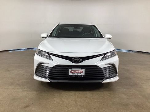 Used 2022 Toyota Camry LE FWD image 3