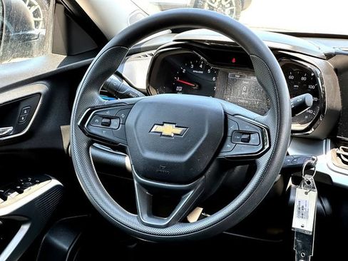 Used 2024 Chevrolet Trax LS FWD image 29