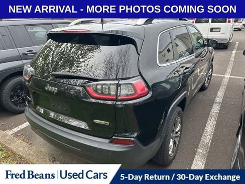 Used 2019 Jeep Cherokee Latitude Plus w/ Cold Weather Group AWD/4WD image 11