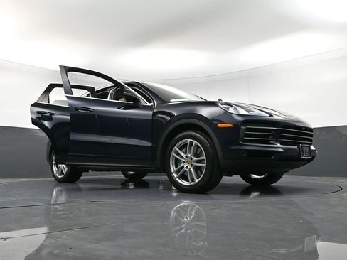 Certified 2021 Porsche Cayenne S image 38