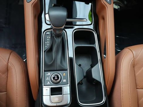 Used 2025 Kia Telluride AWD image 39