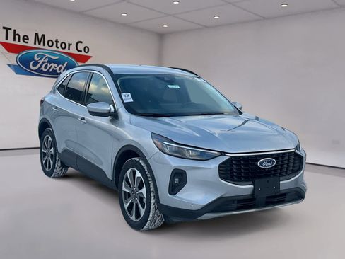 Certified 2024 Ford Escape Platinum image 3