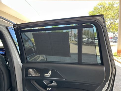 Used 2025 Mercedes-Benz GLS 450 4MATIC w/ AMG Line Exterior image 34