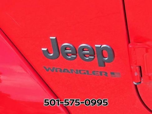 Used 2025 Jeep Wrangler Unlimited Sahara AWD/4WD image 8