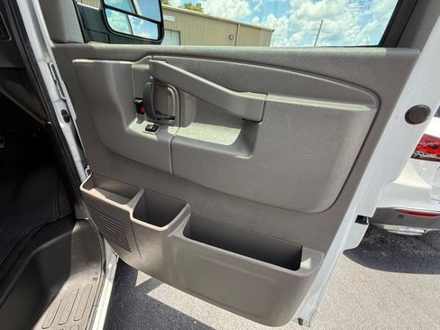 Used 2019 Chevrolet Express 2500 LT w/ LT Preferred Equipment Group RWD image 16