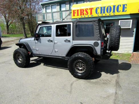 Used 2015 Jeep Wrangler Unlimited Sport image 40