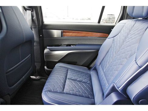 New 2026 Cadillac Vistiq Premium Luxury image 12