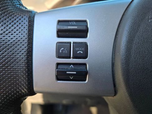 Used 2011 Nissan Pathfinder Silver image 11