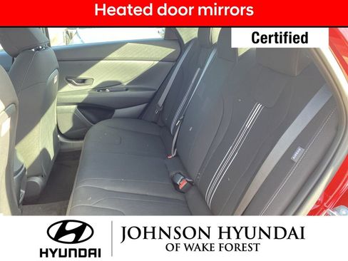 Certified 2025 Hyundai Elantra SEL w/ Cargo Package image 13