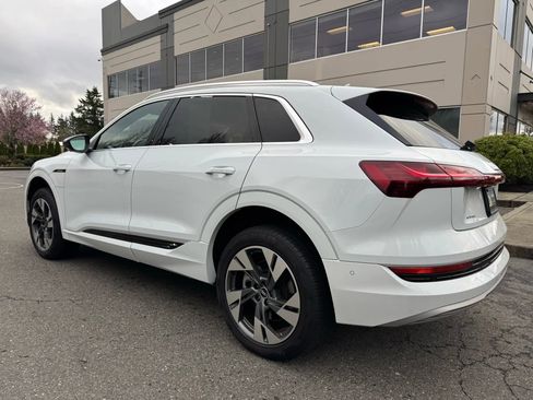 Used 2021 Audi e-tron Premium Plus w/ Premium Plus Package image 7