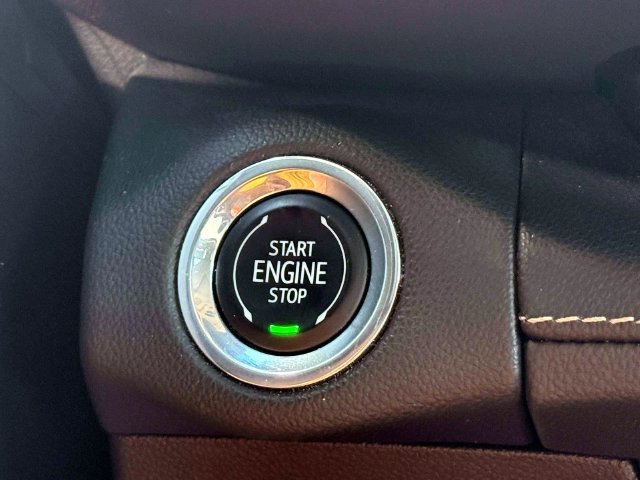 Used 2023 Buick Envision Avenir AWD/4WD image 28