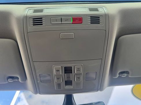 Used 2021 Volkswagen Jetta SE w/ SE Cold Weather Package FWD image 31