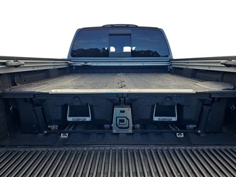 Used 2018 Nissan Titan PRO-4X w/ Pro-4x Convenience Package AWD/4WD image 26