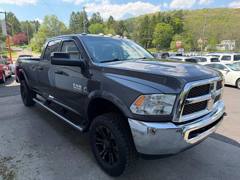 Used 2017 RAM 3500 Tradesman w/ Chrome Appearance Group AWD/4WD image 3