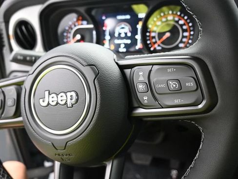 New 2026 Jeep Gladiator Sport AWD/4WD image 18