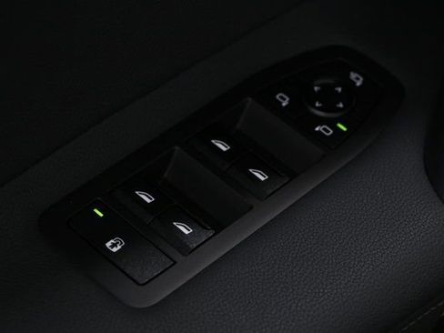 Used 2025 BMW iX xDrive50 image 17