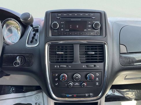 Used 2015 Dodge Grand Caravan SXT FWD image 23