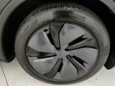 Used 2026 Tesla Model Y 2WD image 85