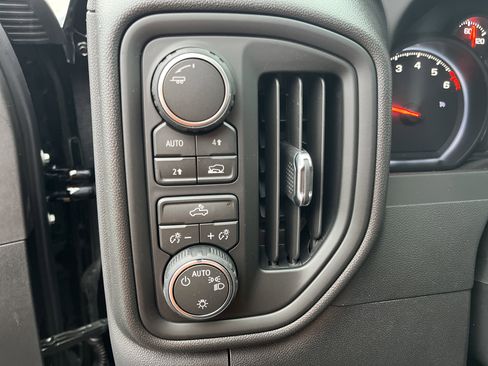 New 2026 Chevrolet Silverado 1500 W/T image 30