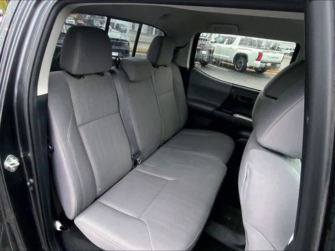 Used 2019 Toyota Tacoma SR5 image 19