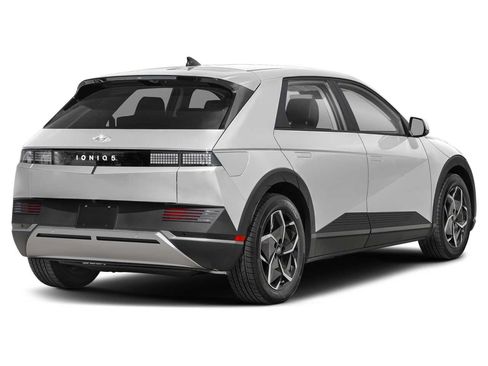 Used 2024 Hyundai Ioniq 5 SEL RWD image 2