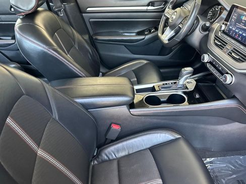Used 2024 Nissan Altima 2.5 SR FWD image 29