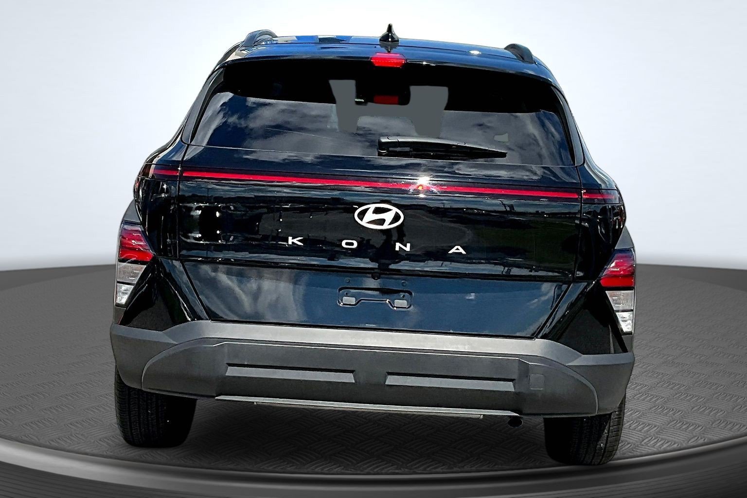 Used 2025 Hyundai Kona SEL FWD image 4