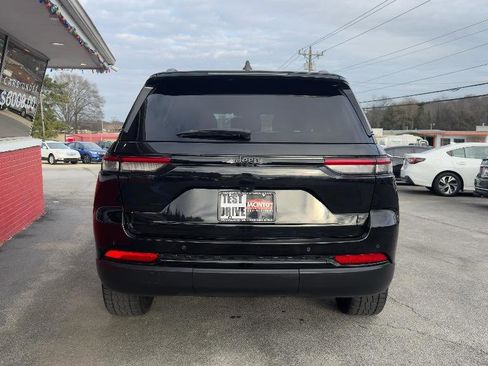 Used 2023 Jeep Grand Cherokee Altitude image 8