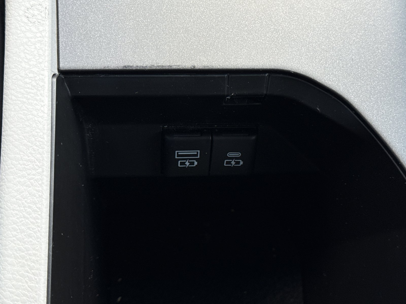 Used 2024 Toyota Camry LE FWD image 25