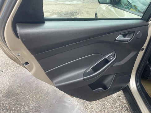 Used 2017 Ford Focus SEL FWD image 22