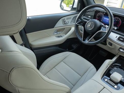 Certified 2025 Mercedes-Benz GLS 450 4MATIC image 22
