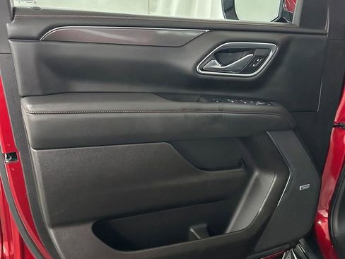 Used 2021 Chevrolet Suburban RST w/ Luxury Package AWD/4WD image 8