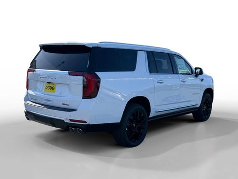 New 2026 GMC Yukon XL Denali w/ Sun & Power Step Package AWD/4WD image 5