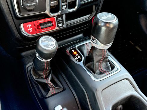 Used 2021 Jeep Wrangler Unlimited Rubicon w/ Xtreme Recon 35" Tire Package image 23