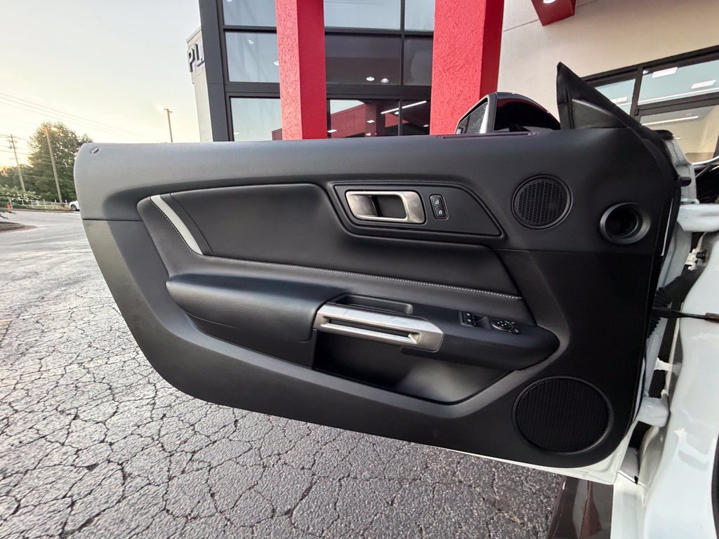 Used 2021 Ford Mustang Shelby GT500 w/ Technology Package RWD image 19