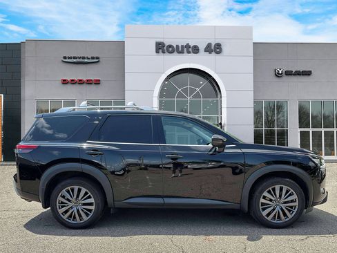 Used 2023 Nissan Pathfinder SL w/ SL Premium Package AWD/4WD image 6