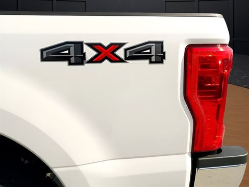 Used 2019 Ford F250 XLT image 31