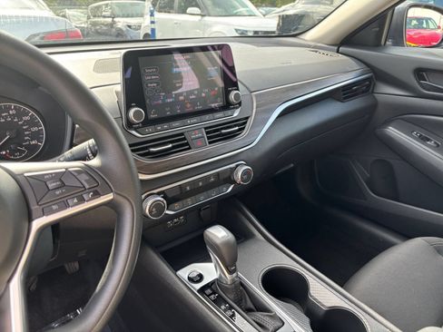 Used 2026 Nissan Altima 2.5 SV FWD image 17