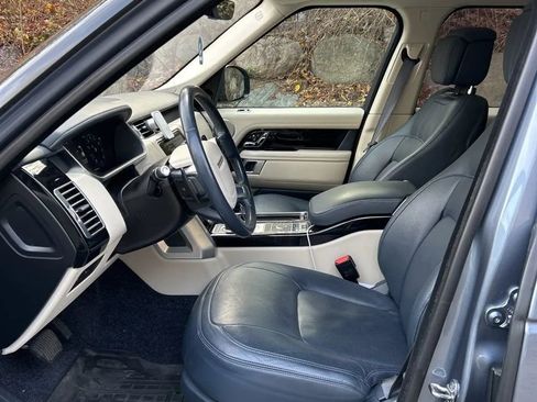Used 2020 Land Rover Range Rover HSE image 18