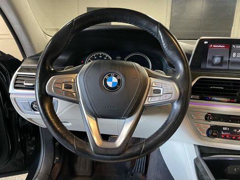 Used 2018 BMW 750i xDrive AWD/4WD image 20