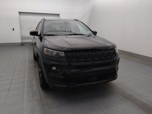 Used 2022 Jeep Compass Latitude FWD image 14
