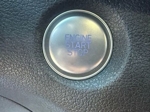 Used 2019 Hyundai Santa Fe Limited w/ Cargo Package image 19