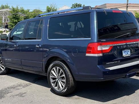 Used 2016 Lincoln Navigator L Select AWD/4WD image 4