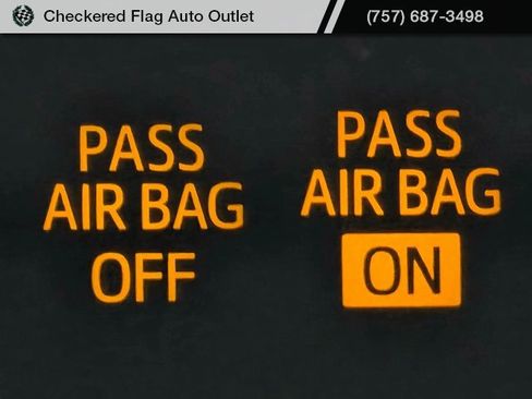 Used 2022 Toyota Prius XLE image 26